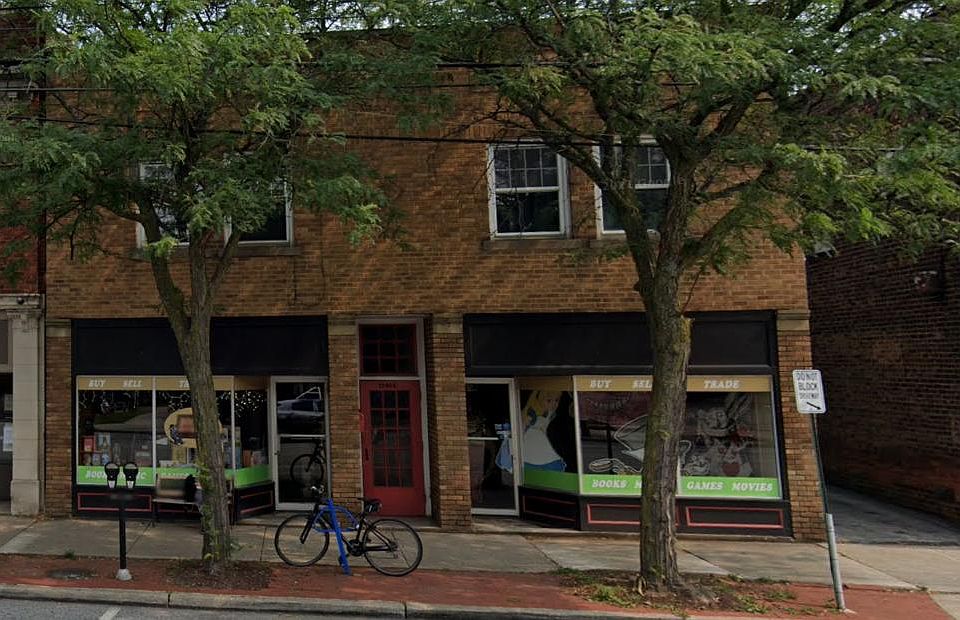 1st image of 15408 Madison Ave #2