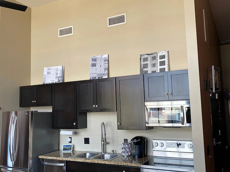 28 Monroe St #301 — Photo 7