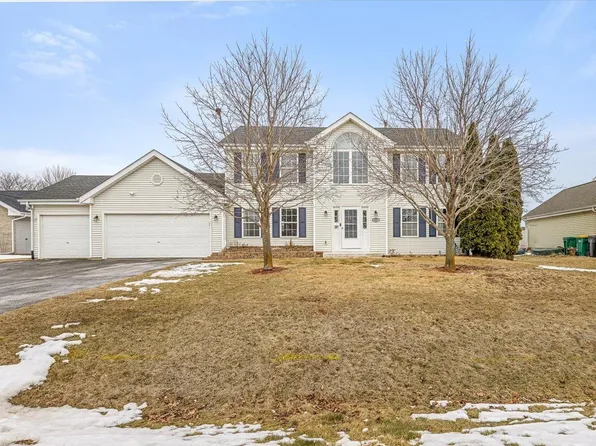 10853 Lemon Grass Ln, Roscoe, IL 61073