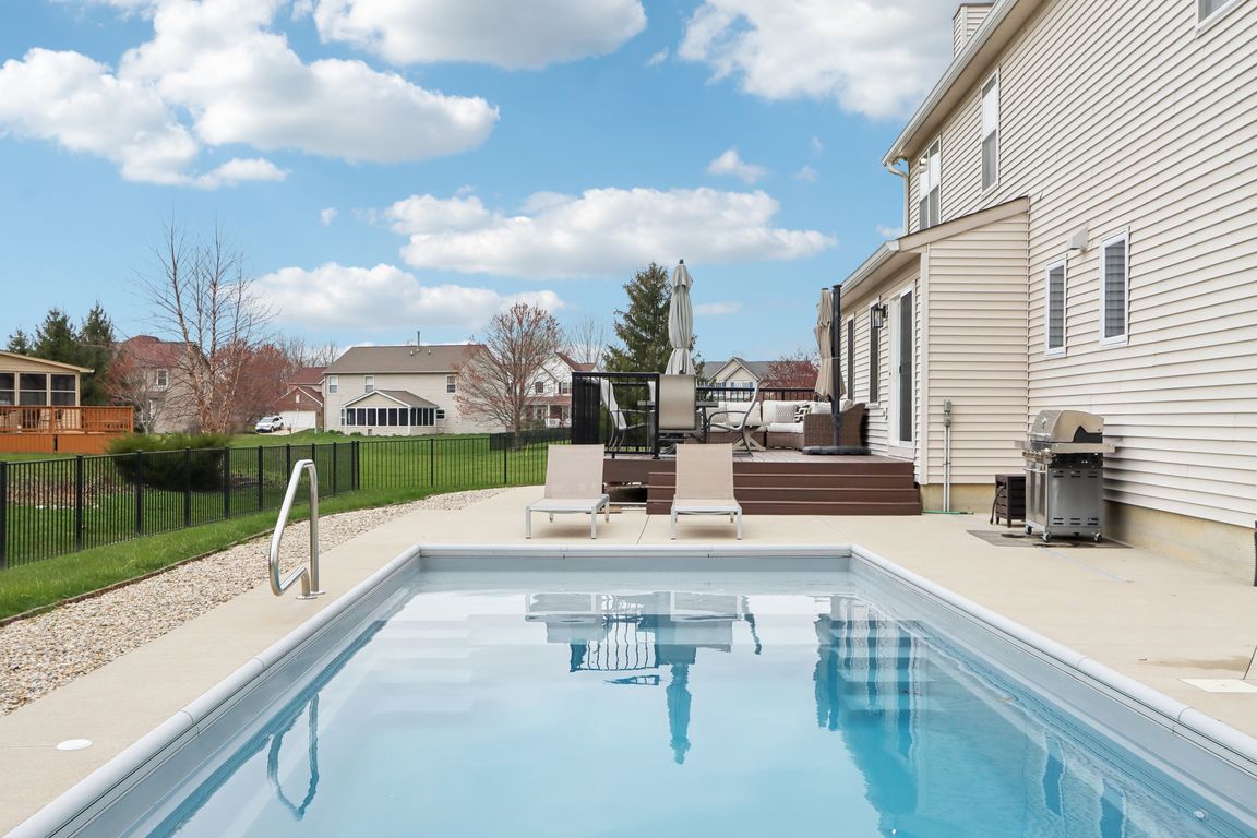 Meadow View Ct-01042025-075.jpg