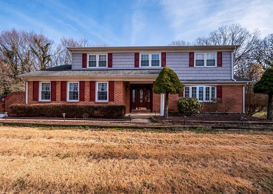 1st image of 307 Caravel Dr