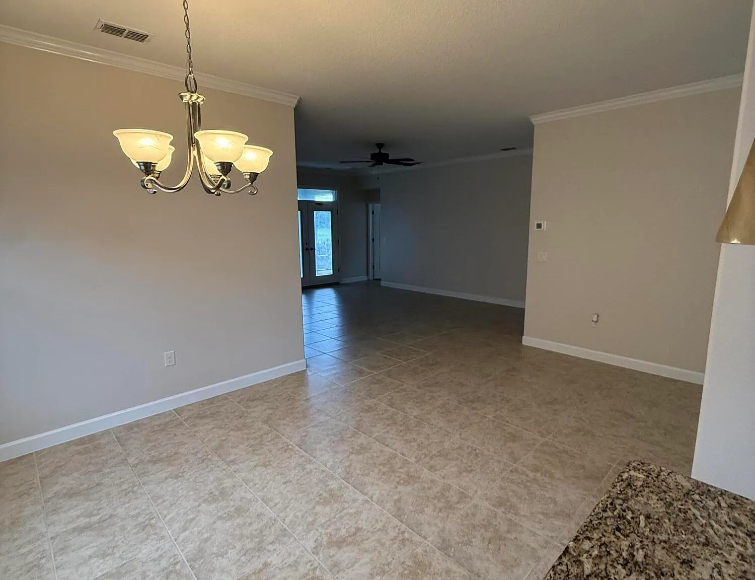 3 bed, 2.0 bath, 1672 sqft, $3,000 — Photo 3