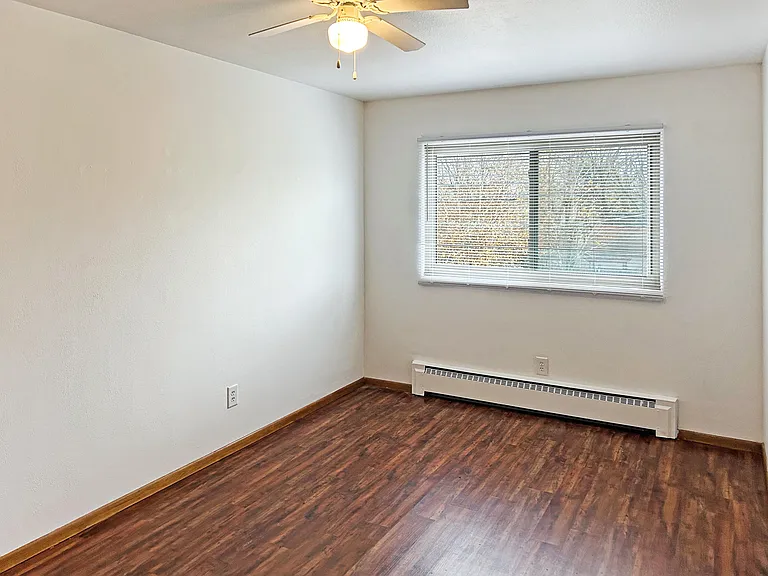 Carroll Court Apartments — Photo 42