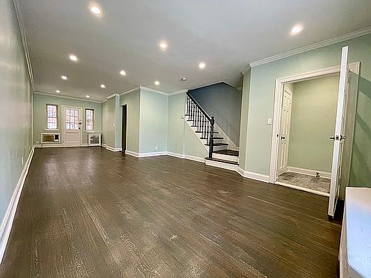 2nd image of 13964 Pershing Cres