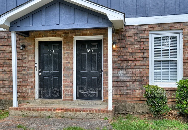 160 Chalet North Ct — Photo 1