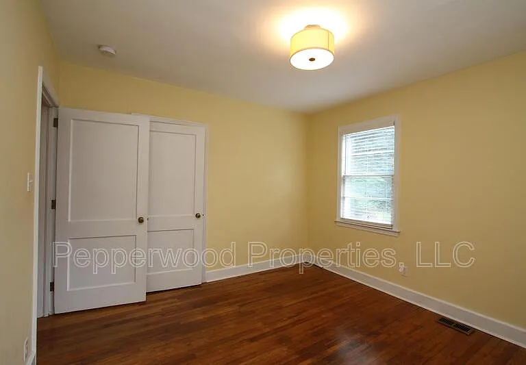 111 Timothy St — Photo 10