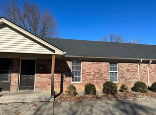 708 E Utica St APT B, Sellersburg, IN 47172