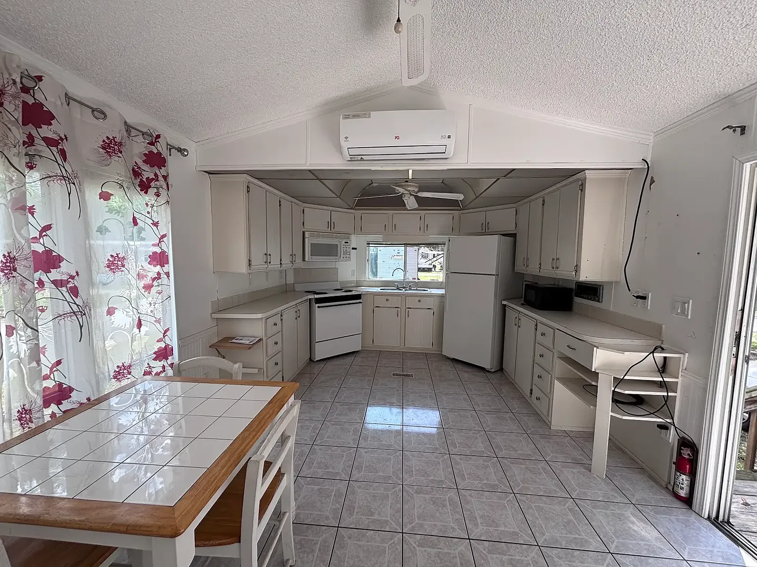 1 bed, $850 — Photo 2