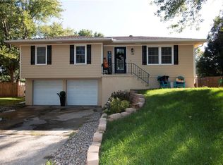 120 SW Westminister Rd, Blue Springs, MO 64014