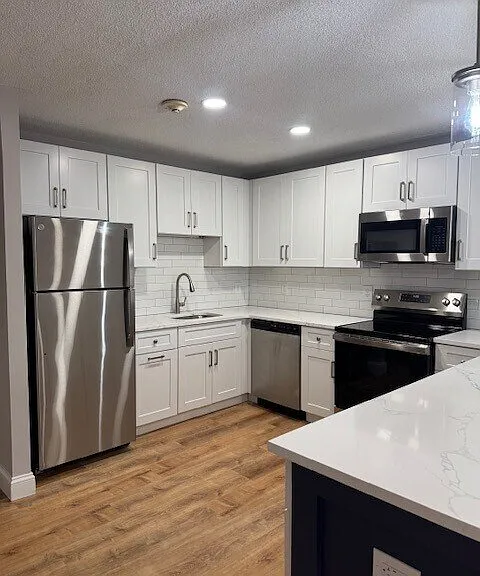 65 Oaklawn Ave #3 — Photo 2