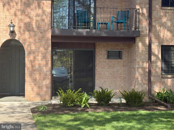 612 N Shady Retreat Rd APT 11, Doylestown, PA 18901