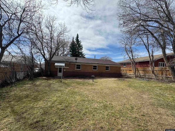 323 McMicken St, Rawlins, WY 82301