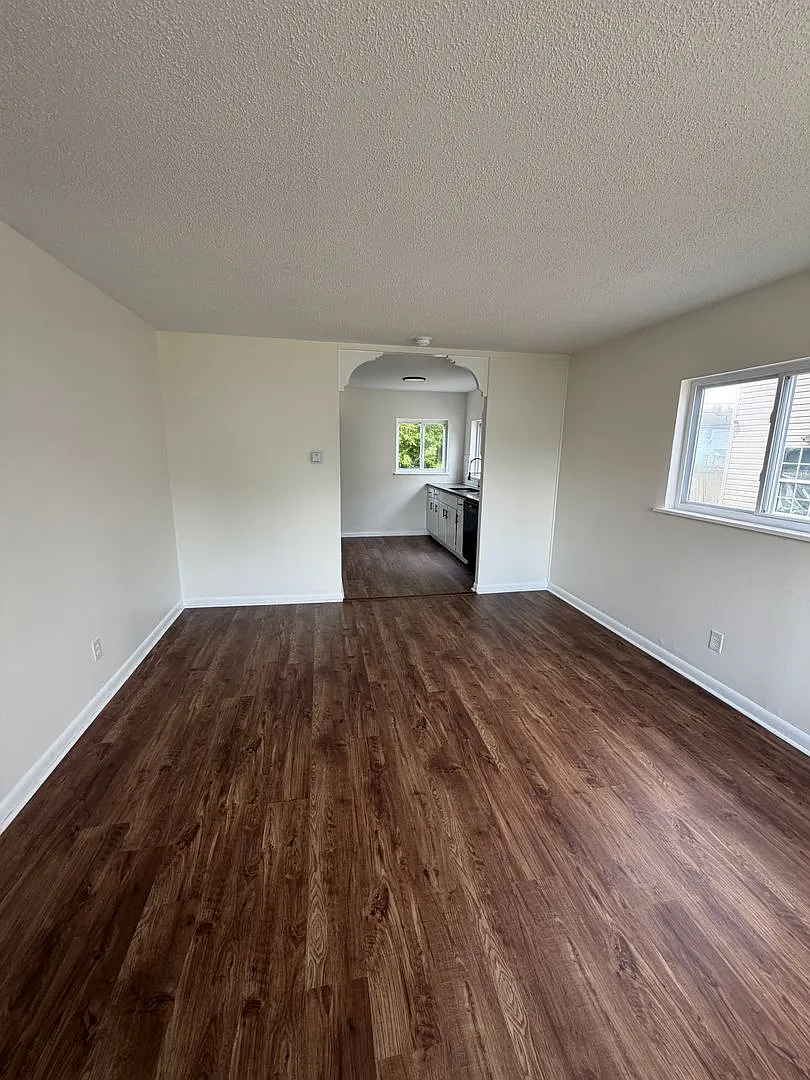 957 Racine Ave, Columbus, OH 2 Bed / 1 Bath — Photo 2