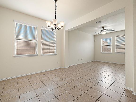 4th image of 713 Carillion Dr
