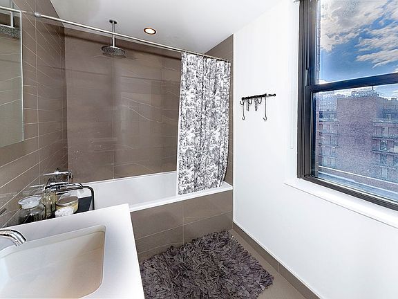4th image of 58 Metropolitan Ave Penthouse Pha
