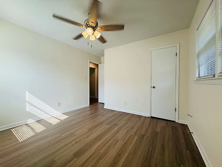 718 Dwain Dr — Photo 24
