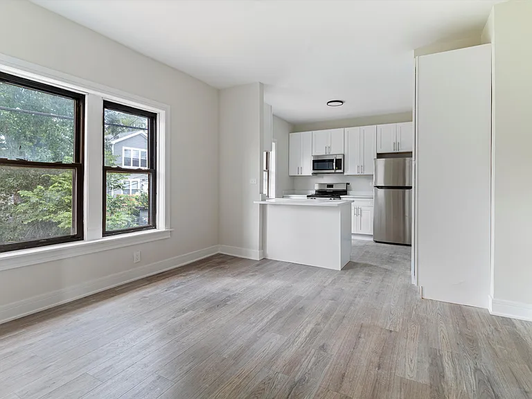 630 N Homan Ave #3A — Photo 2