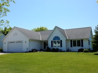 6965 W Southview Dr, Franklin, WI 53132