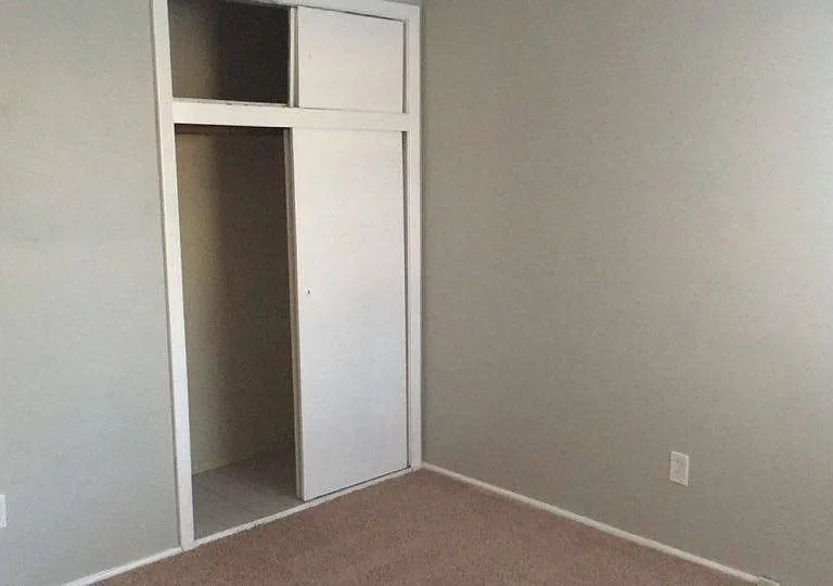 1503 Cambridge Dr — Photo 4