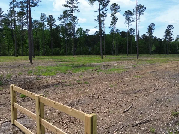 6 Pecan Dr, Holly Hill, SC 29059