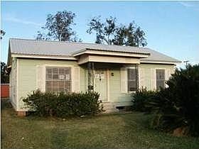 1st image of 305 Admiral Doyle Dr