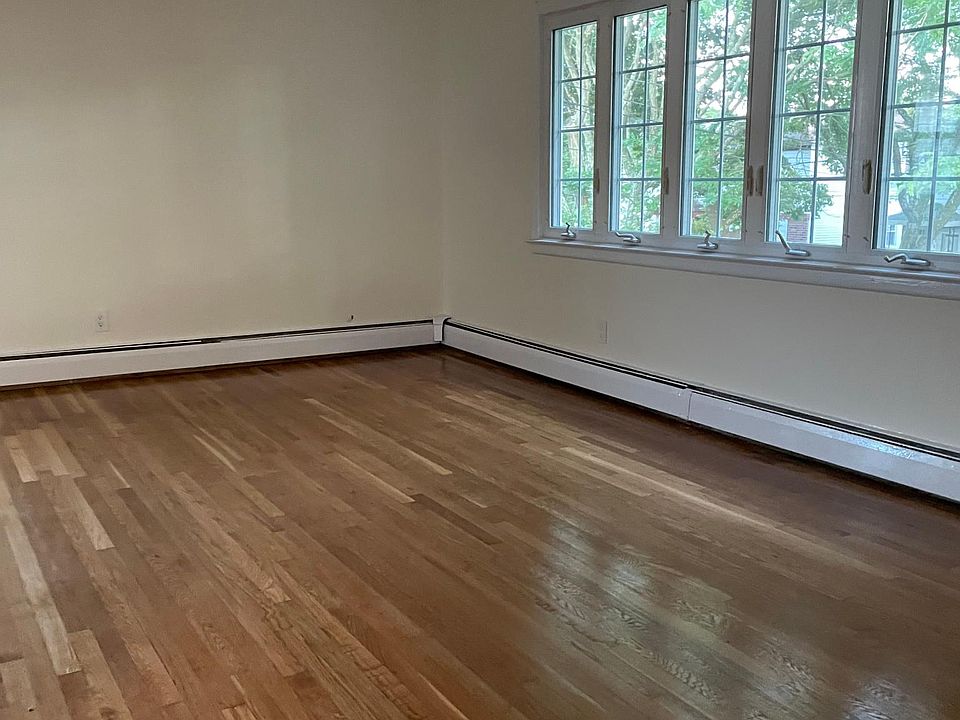 2nd image of 253-37 147th Dr