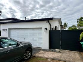 2120 SW 83rd Ave, Miami, FL