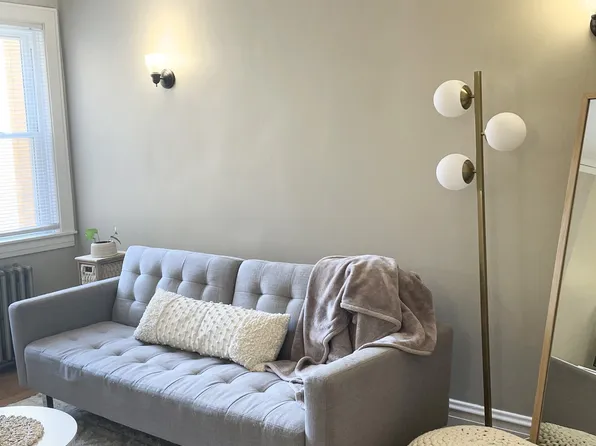 1919A Grove Ave APT 35, Berwyn, IL 60402