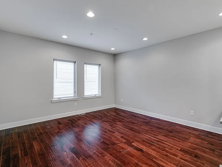 604 W Thompson St #A — Photo 6