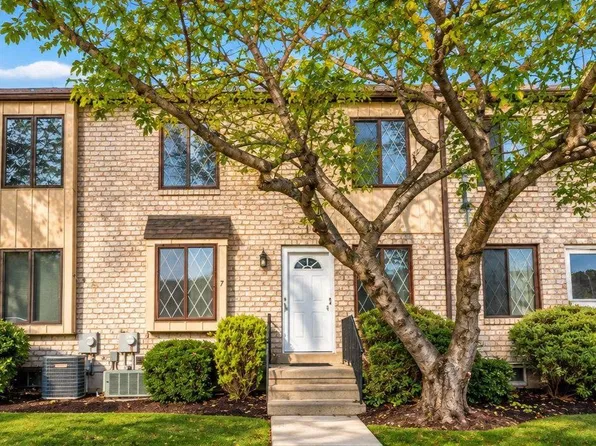 5200 Hilltop Dr APT Aa7, Brookhaven, PA 19015