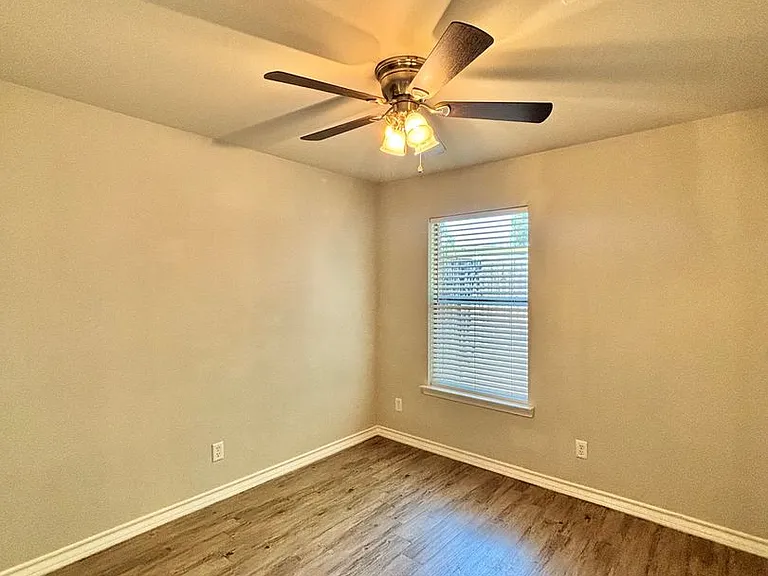 2205 S Johnson St — Photo 8