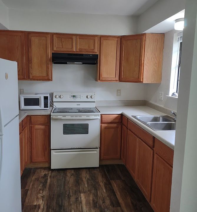 Super nice kitchen area, lots of counter top space.