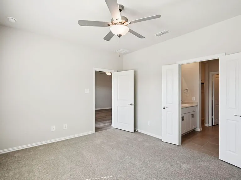 1211 Bridgewalk Dr — Photo 4