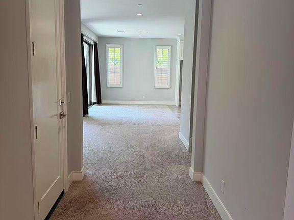 4th image of 186 Villa Rdg