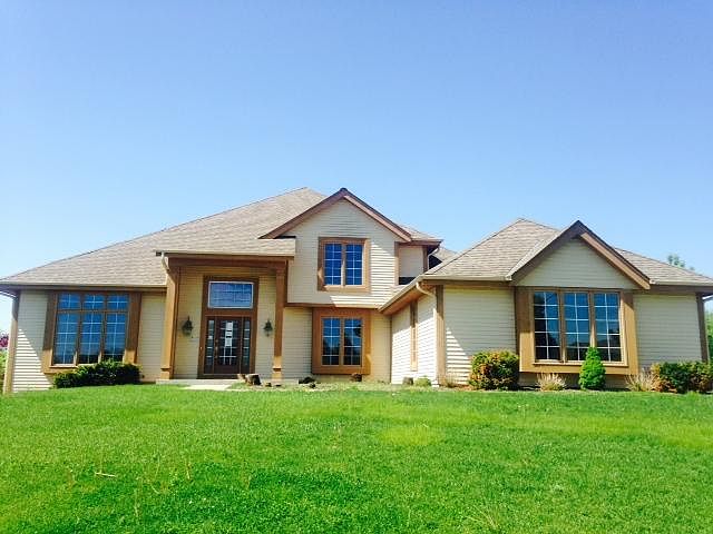 1st image of W126N6315 Parkway Dr