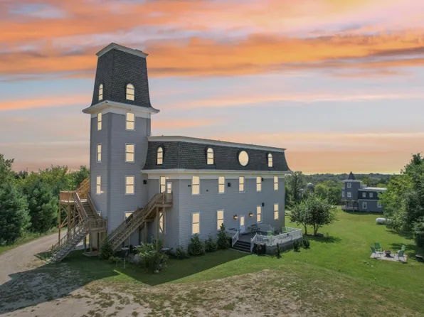 (undisclosed Address), Fort Atkinson, WI 53538