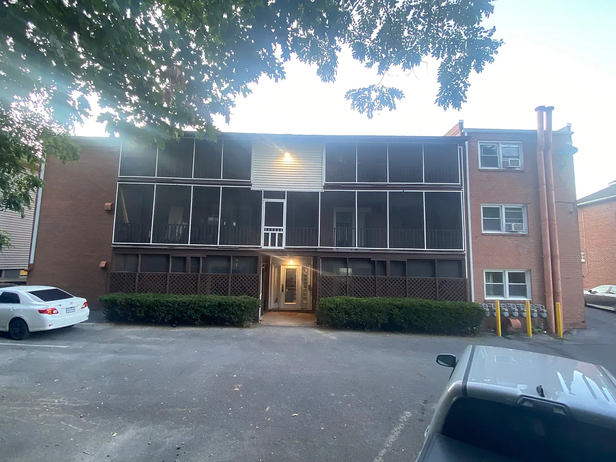 Building Photo - 700 Fayette St #4