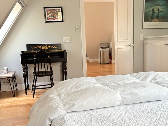 3rd image of 621 Gilbert Stuart Rd #3