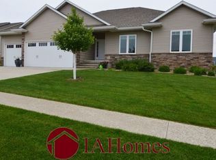 6101 River Pkwy NE, Cedar Rapids, IA 52411