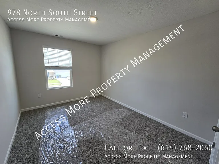 978 N South St — Photo 22