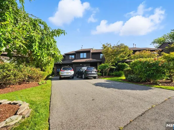 348 French Ct #348, Teaneck, NJ 07666