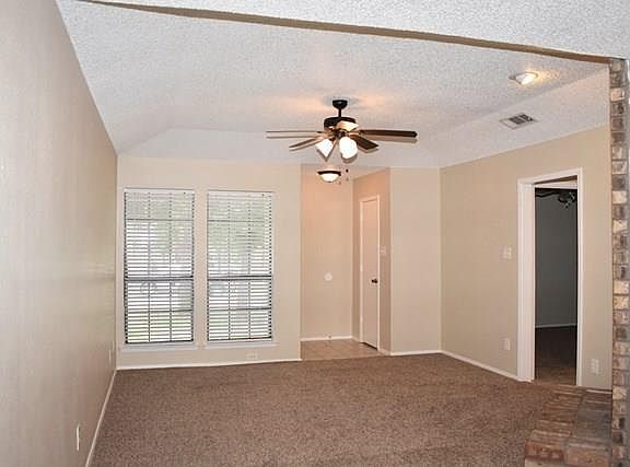 3rd image of 7005 Overton Park