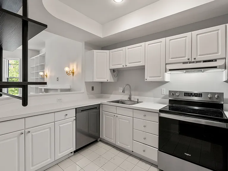 333 Beacon St #3 — Photo 15