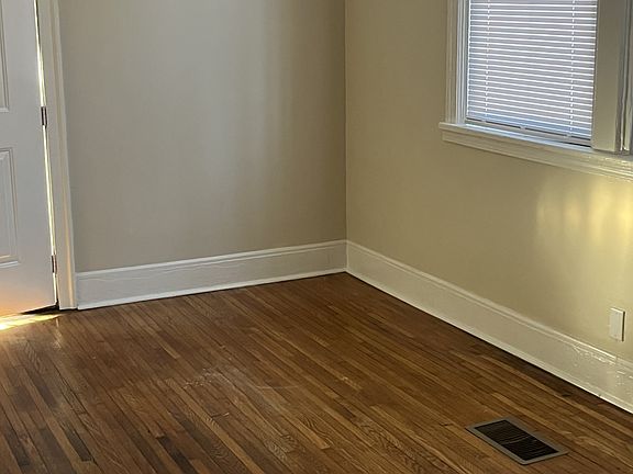 4th image of 820 Maury St #2