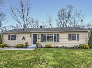 24 Smith St, Northbridge, MA 01534