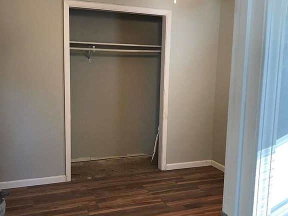 4th image of 806 Hunt Ave APT 2