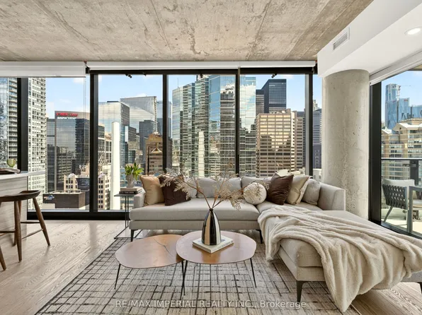 224 King St W #1804, Toronto, ON M5H 0A6