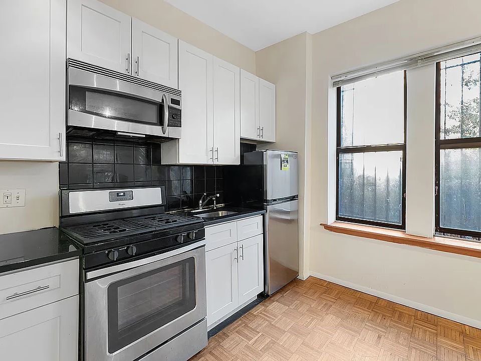 2nd image of 619 E 5th St APT 5