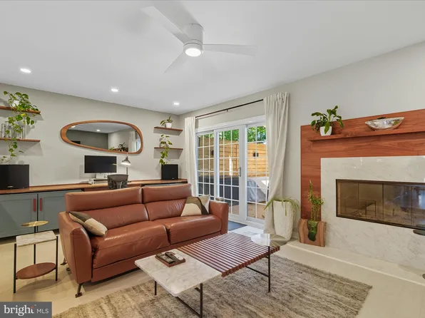 3878 Alder Woods Ct, Fairfax, VA 22033