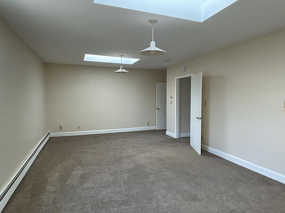 2nd image of 131 Southside Pkwy APT 6